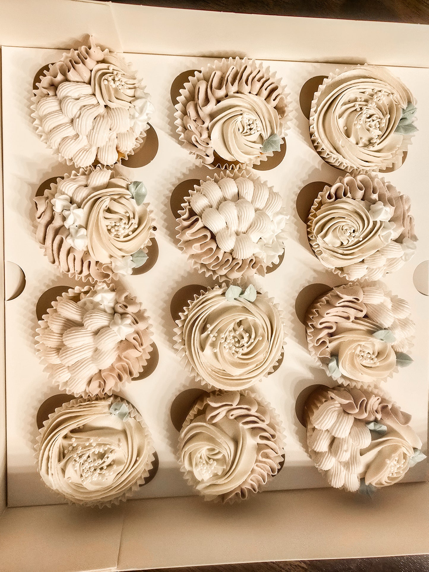 Deluxe Cupcakes (set of 12)