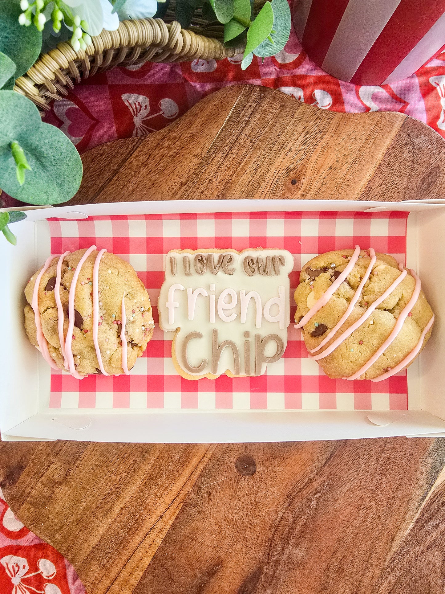 Friend-Chip Cookie Box
